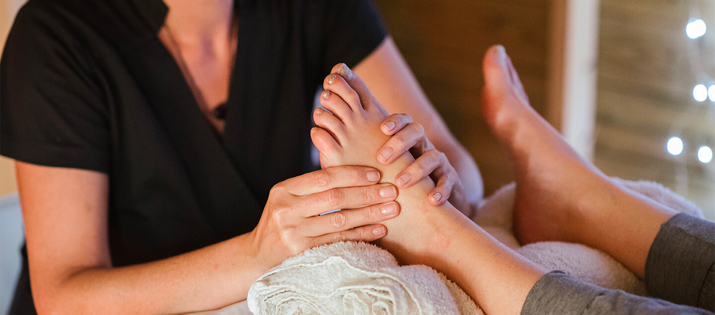 Réflexologie plantaire avec bain de pieds