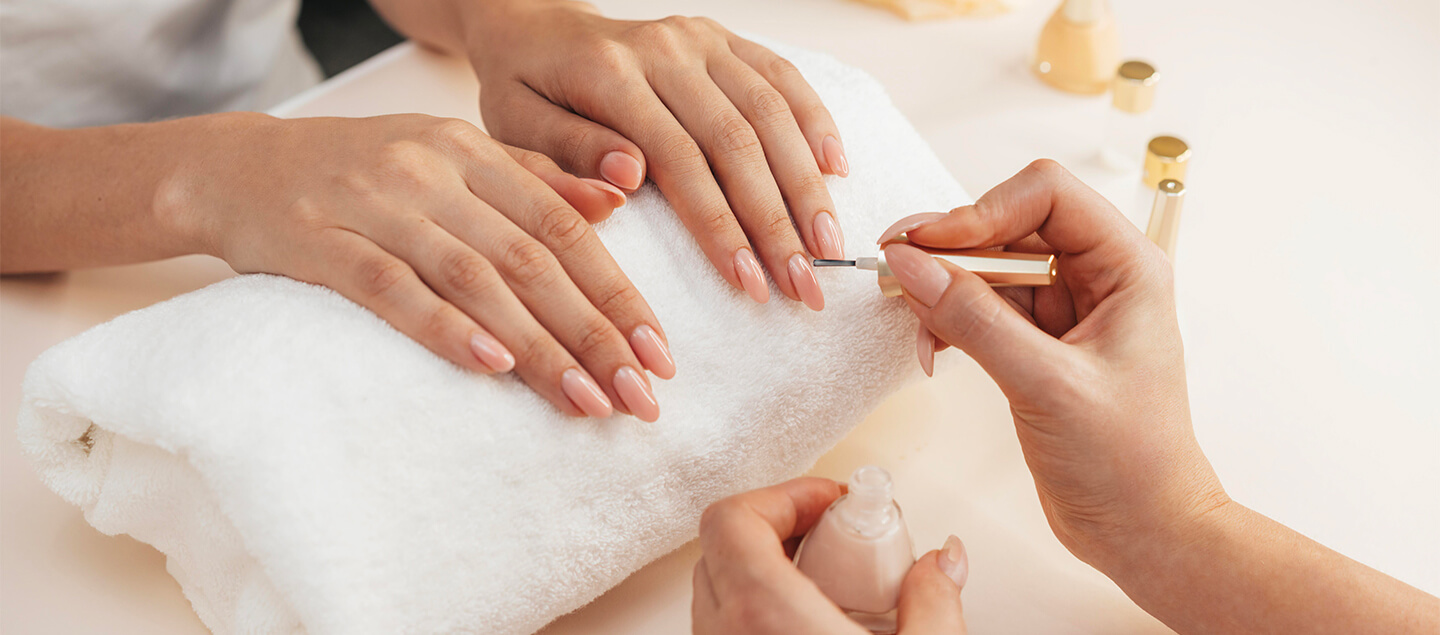 Beauté des mains et/ou des pieds avec pose de vernis