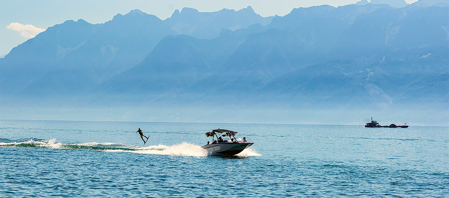 Location bateau 3 ou 6 heures avec sports nautiques jusqu'à 7 personnes