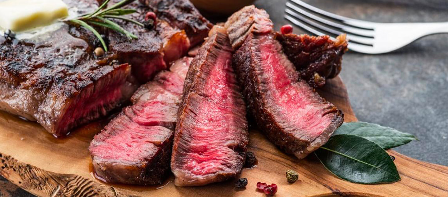 Menu côte de bœuf avec salade, dessert du chef et verre de vin dès 2 personnes
