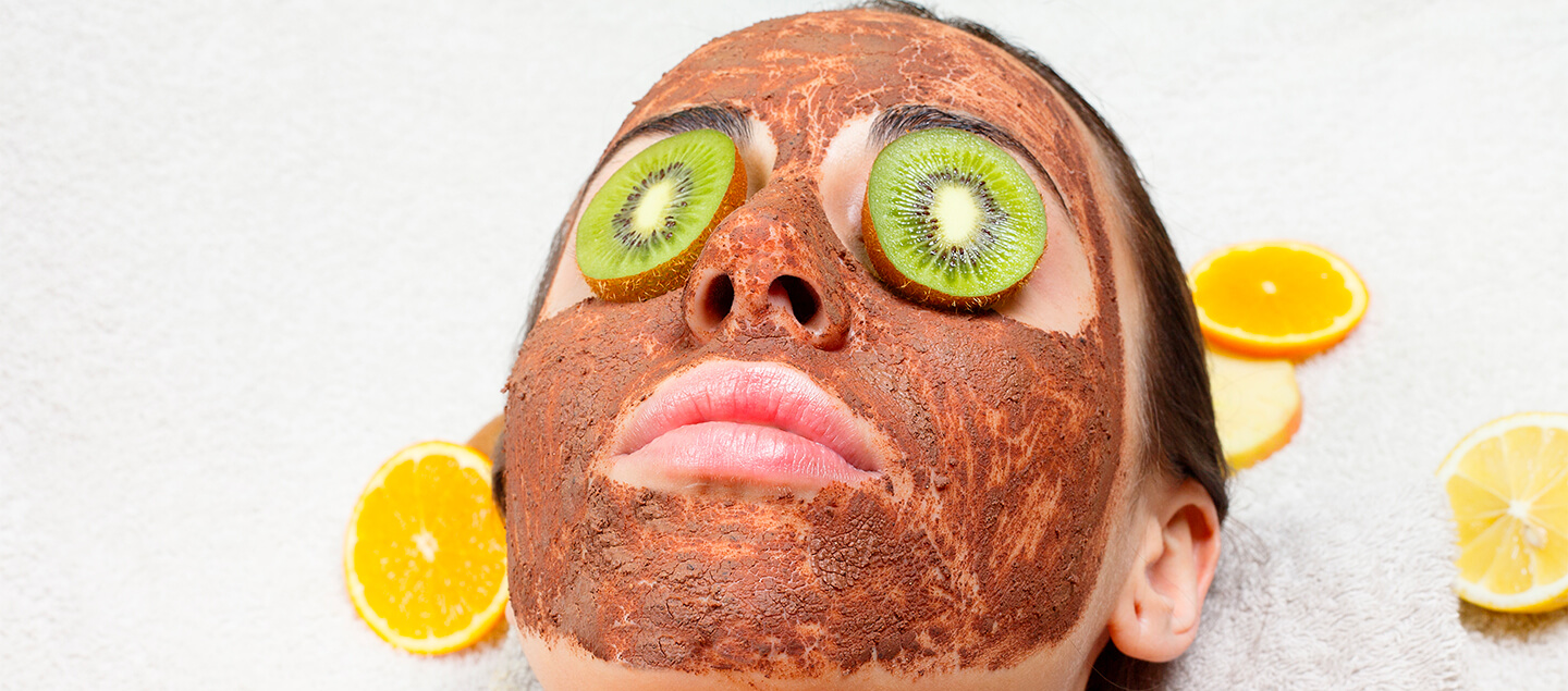 Peeling du Visage aux Acides de Fruits avec/sans Lampe LED
