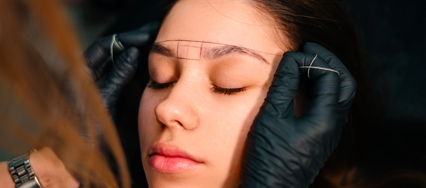 Épilation au fil des sourcils 1 ou 2 séances