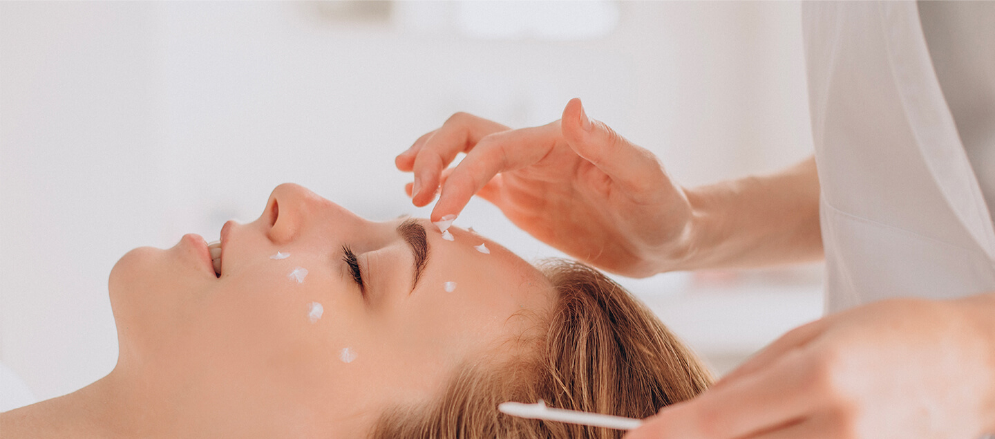 Soin du visage de 75 minutes au choix - 1 ou 3 séances