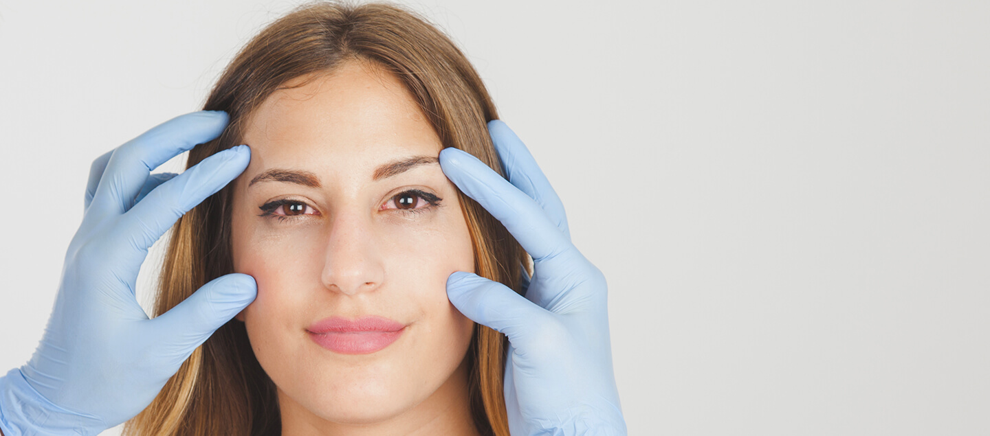 Soin cryo des yeux avec épilation des sourcils et teinture des cils