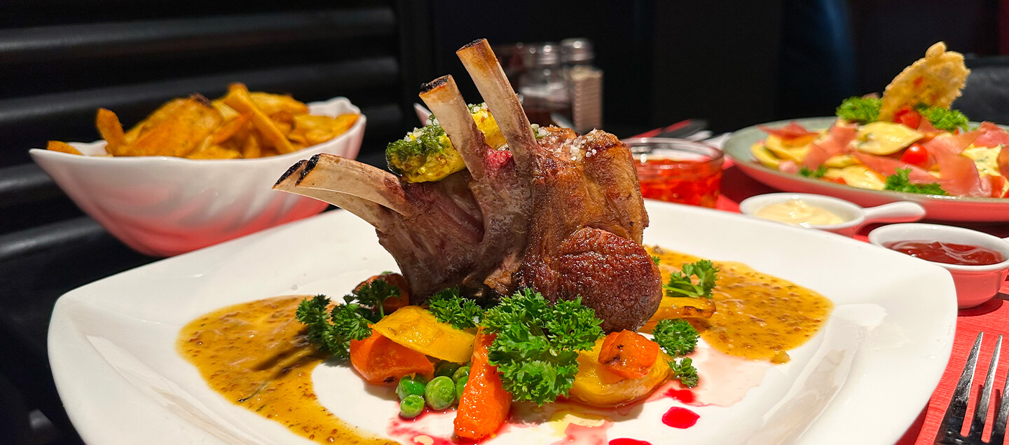 Menu raffiné au choix avec entrée, plat, dessert et boissons dès 2 personnes