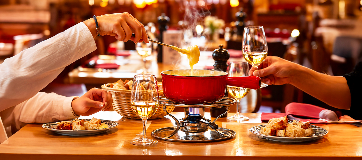 Menu Fondue moitié-moitié avec entrée et dessert dès 2 personnes