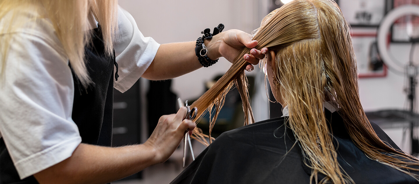 Coupe avec Shampoing et Brushing - Cheveux courts à longs