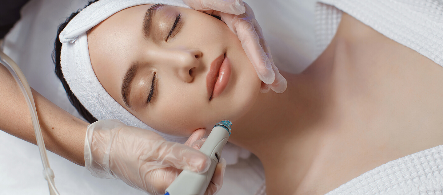 Soin du visage Hydrafacial avec Microneedling