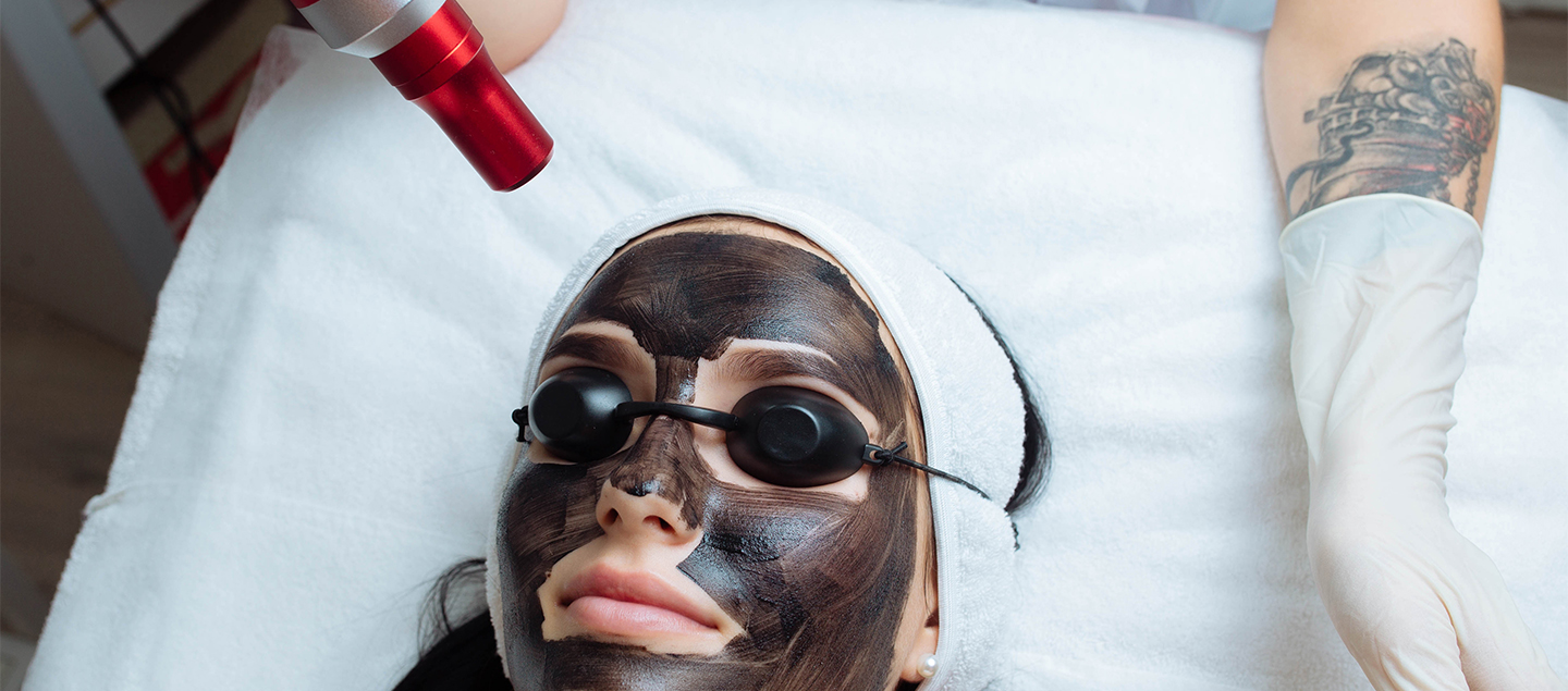 Peeling doux corporel au Carbon Laser Peel 