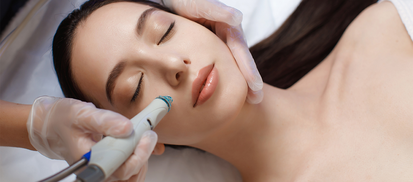 Soin Hydrafacial nettoyant avec Traitement raffermissant - 1 ou 3 séances