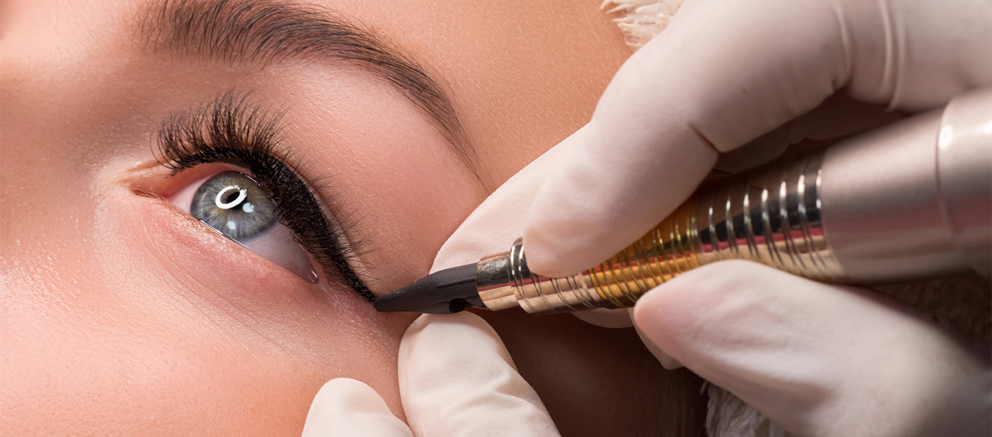 Maquillage semi-permanent Eye-liner ras des cils
