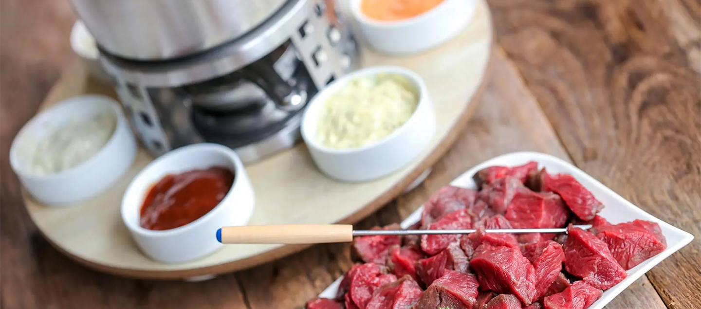 Menu fondue Bacchus Bœuf et Kangourou avec entrée et dessert dès 2 personnes