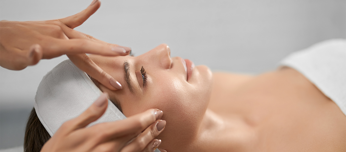 Soin du visage complet aux Huiles essentielles avec Collagène