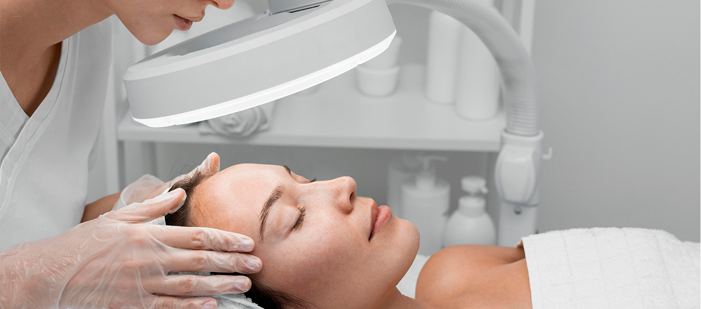 Soin du visage Aquafacial avec BB glow