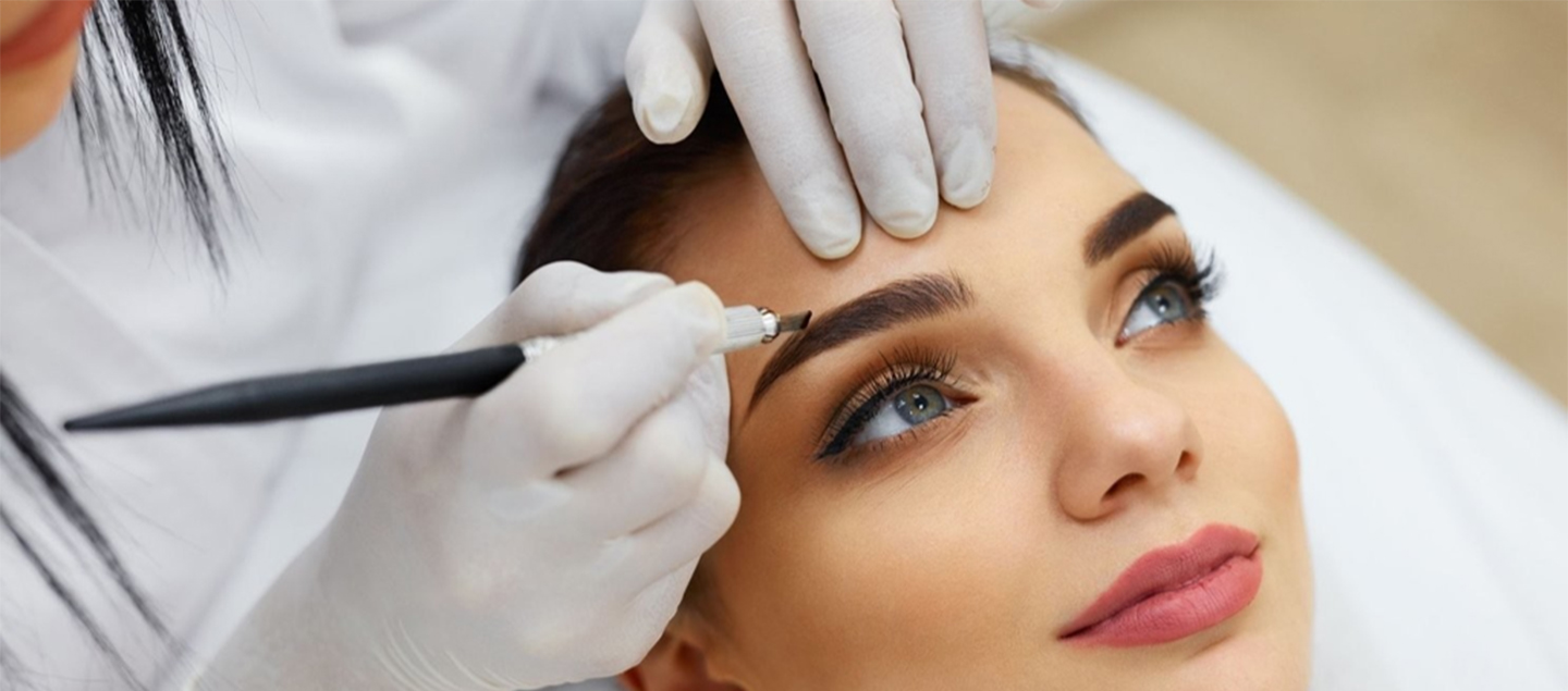 Maquillage semi-permanent des sourcils Powder Brows