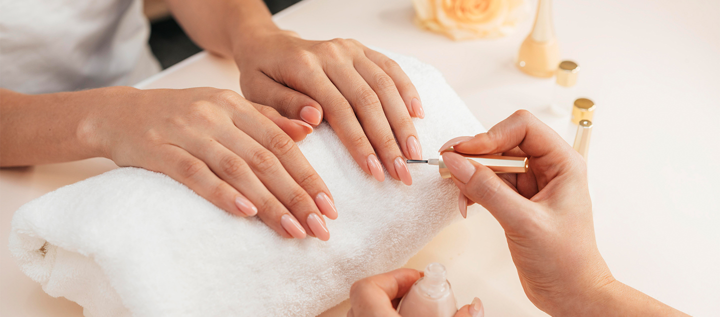 Pose de Vernis semi-permanent ou Gel