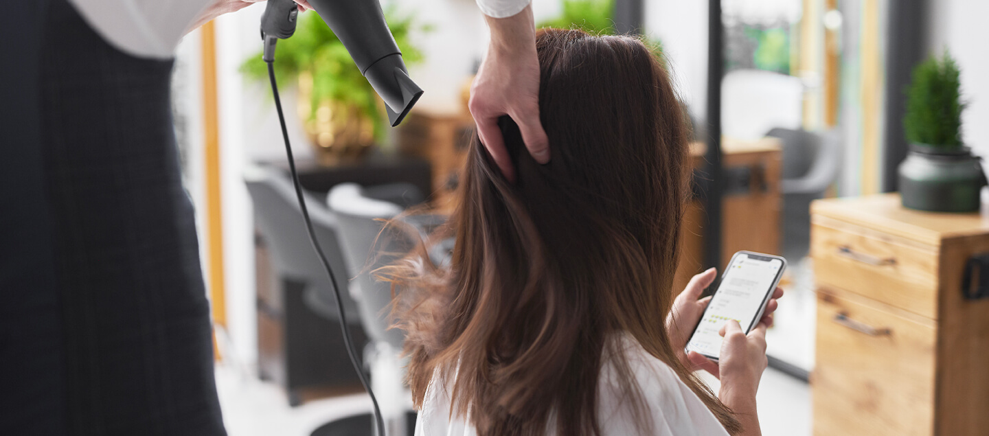 Shampoing, Coupe et Brushing sur cheveux courts à longs