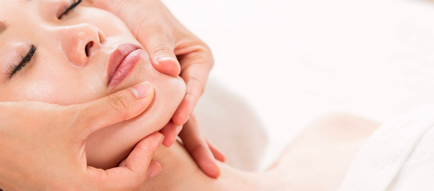 Massage facial japonais de type Kobido