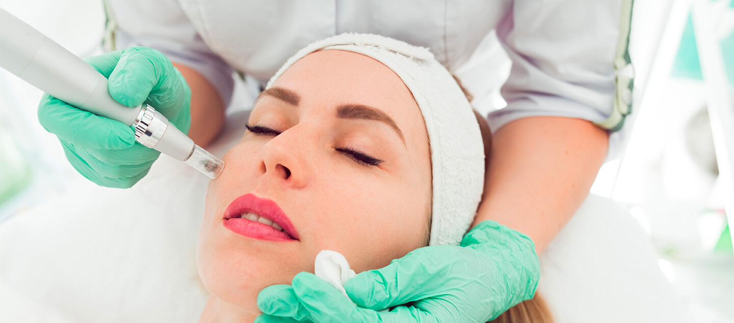 Soin Microneedling et/ou soin BB Glow pour un coup d'éclat instantané de la peau