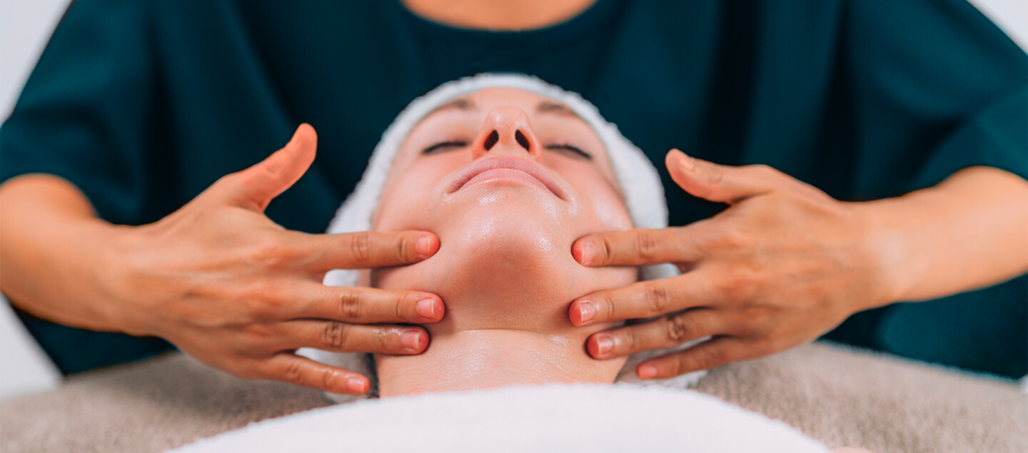 Massage amincissant du visage et/ou du corps - méthode Renata França