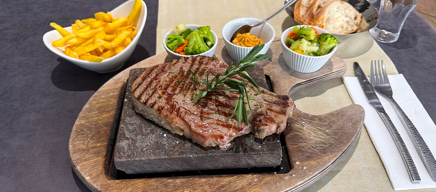 Menu côte de boeuf grillée de 400 grammes avec entrée et dessert dès 2 personnes
