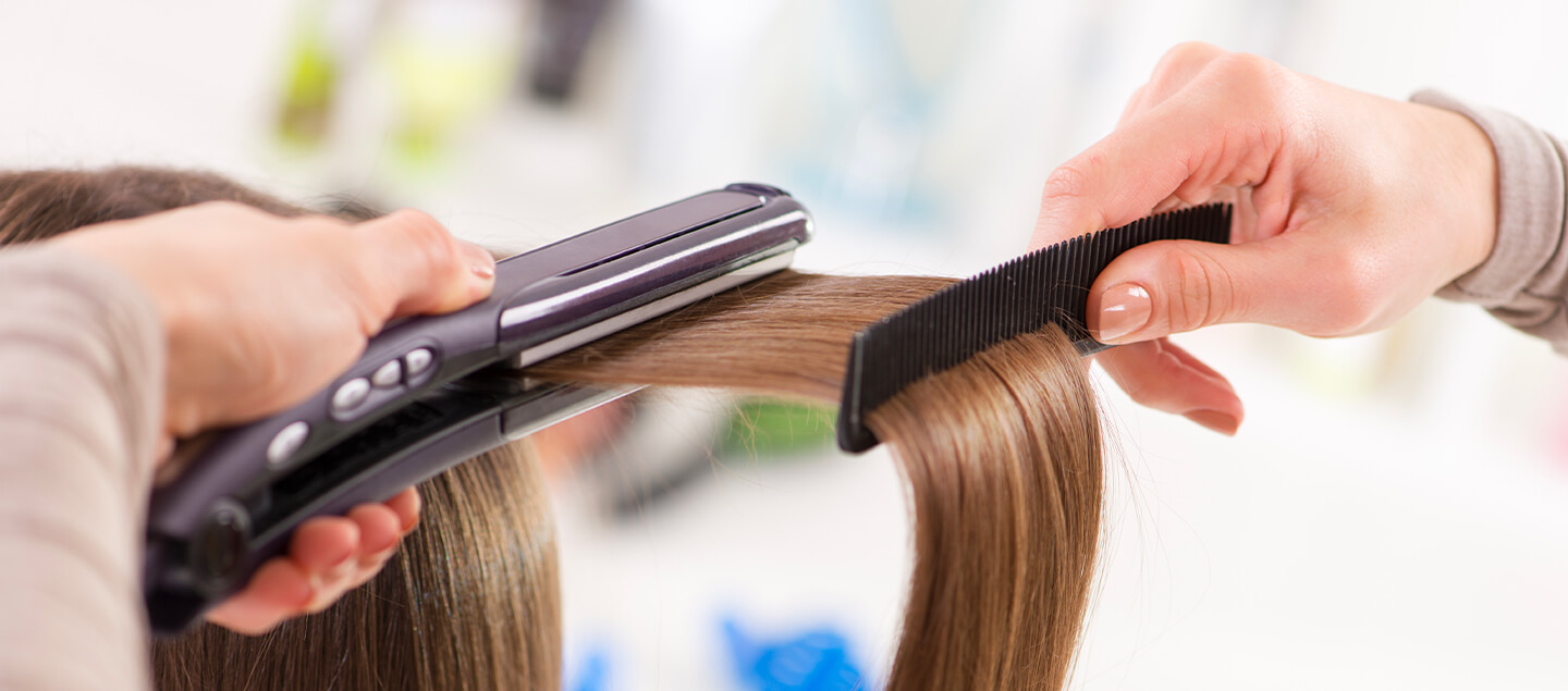 Lissage français à domicile pour cheveux courts à longs