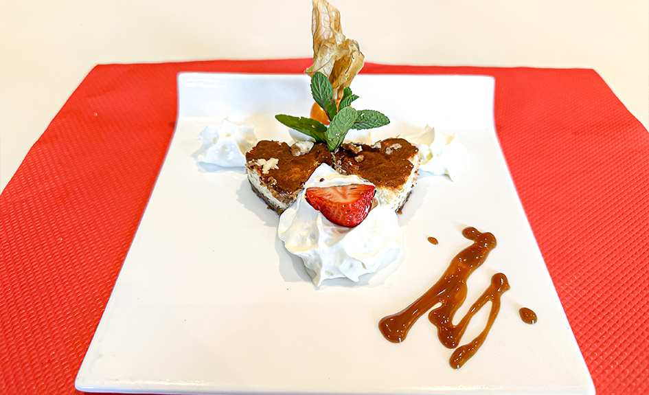 Menu Fondue Bourguignonne ou Chinoise avec entrée, dessert et Verre de bienvenue dès 2 personnes