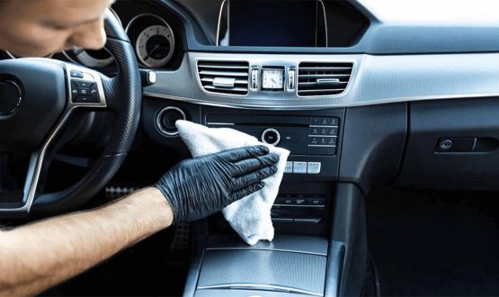 Nettoyage intérieur et/ou extérieur pour voiture avec/sans traitements spécifiques