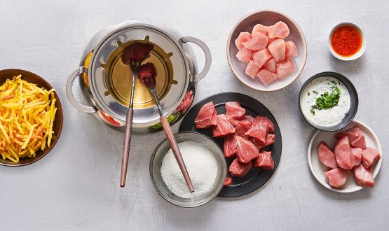 Menu Fondue chinoise (boeuf et poulet) avec entrée et dessert dès 2 personnes