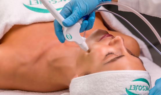 Séance de Mesojet visage avec ou sans Radiofréquence
