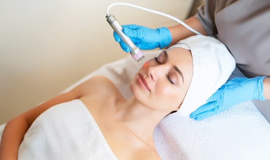 Soin Lifting du Visage par Radiofréquence avec Luminothérapie de 50 minutes