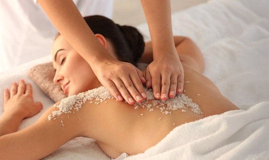 Gommage et Massage du Dos ou Jambes et Pieds de 60 minutes
