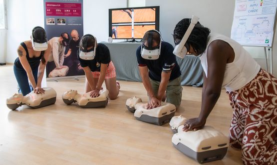 Formations premiers secours avec certificat  BLS-AED-SRC et Réalité Virtuelle
