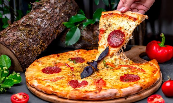 Menu Pizza avec salade et dessert dès 2 personnes sur place ou à emporter