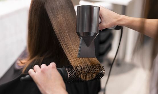 Coupe, Couleur et Brushing pour cheveux courts à longs 