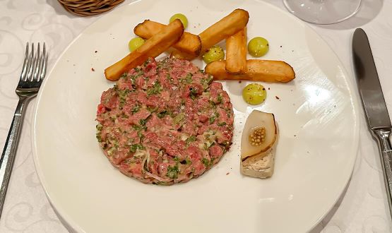 Menu Tartare de bœuf avec entrée et dessert dès 2 personnes