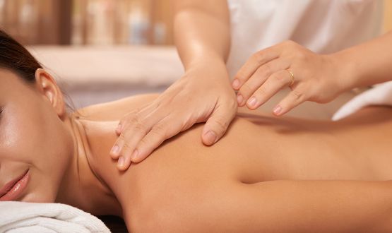 Massage relaxant ou sportif de 90 minutes 