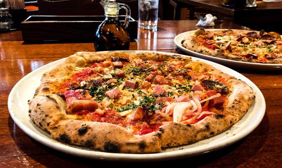 Menu Pizza au choix avec entrée et dessert dès 2 personnes