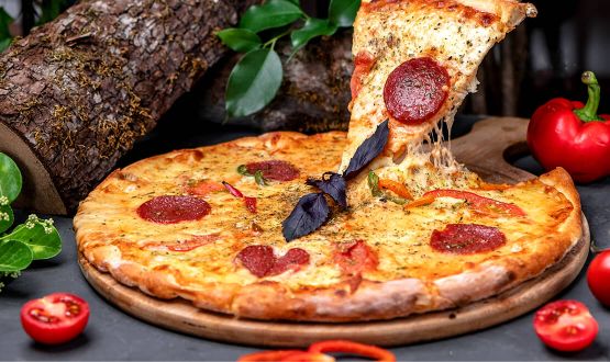 Menu Pizza avec entrée et dessert, sur place ou à emporter dès 2 personnes