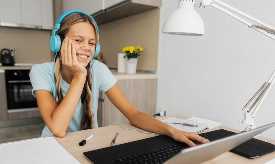 Apprendre l'anglais en ligne pour les Adolescents (12-18 ans)