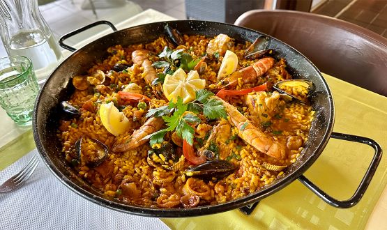 Menu Paella avec entrée et dessert pour 2 ou 4 personnes