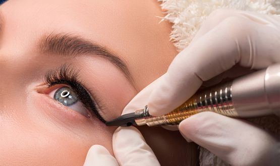 Maquillage semi-permanent Eye-liner ras des cils