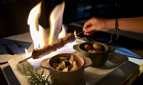 Menu GastroFlamme avec entrée, plat, dessert et Verre de bienvenue dès 2 personnes
