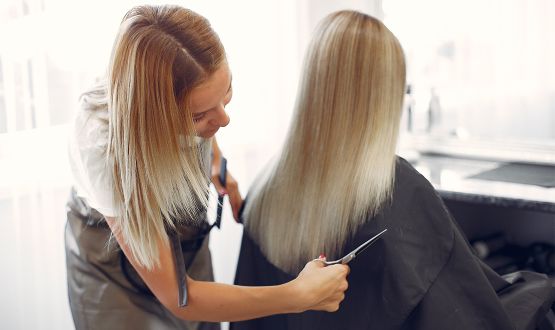 Shampoing, coupe et brushing pour femme avec ou sans soin Botox