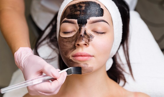 Soin Carbon Peel Premium et LED Thérapie de 45 minutes 