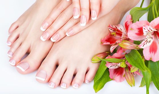 Pose de Vernis semi-permanent sur mains et pieds