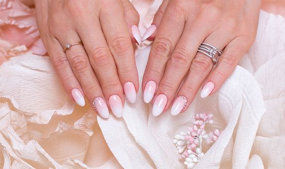 Pose complète, Remplissage ou Renforcement ongles naturels