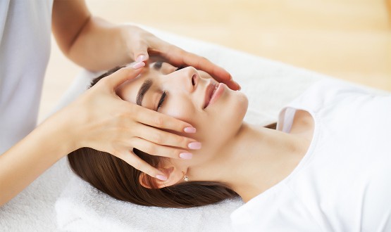 Soin du visage avec Massage crânien "Instant suspendu" de 90 minutes