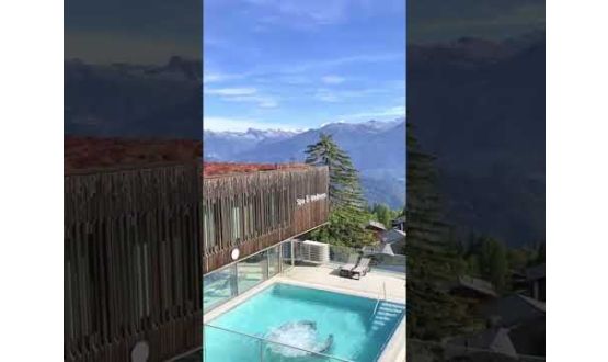 Séjour à Anzère avec Petit-déjeuner, Cocktail de bienvenue et accès à la Piscine du Spa Wellness d’Anzère (selon formule) pour 2 ou 4 personnes